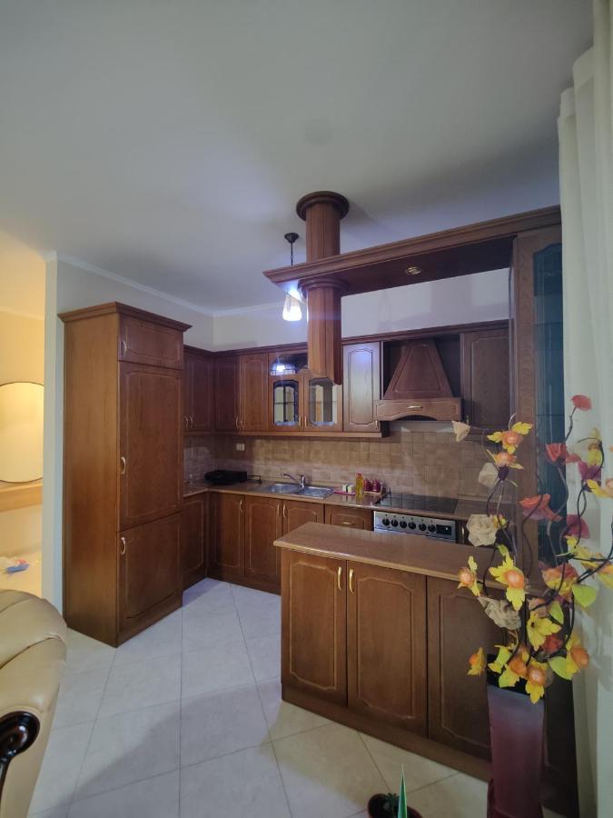 City Center Apartment Berat Esterno foto