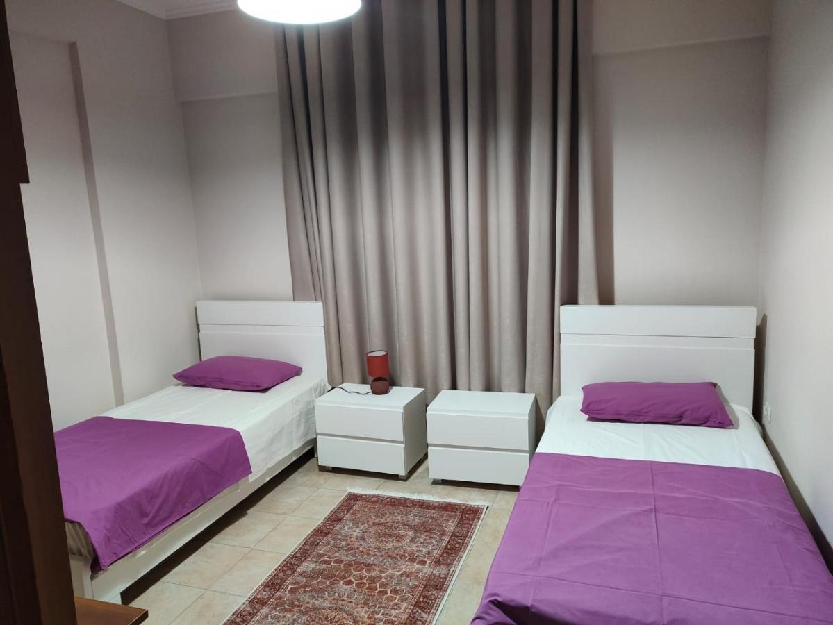 City Center Apartment Berat Esterno foto