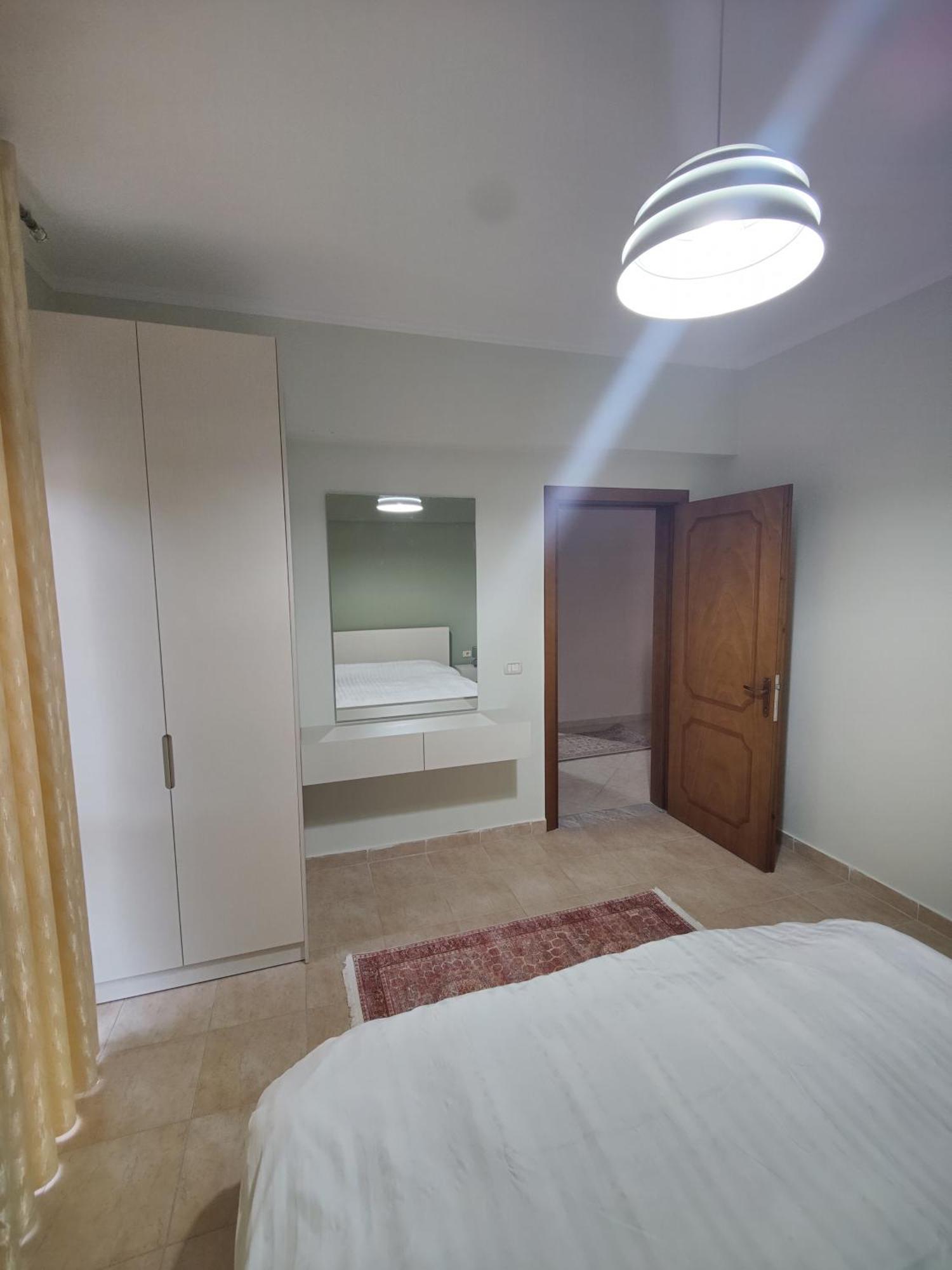 City Center Apartment Berat Esterno foto