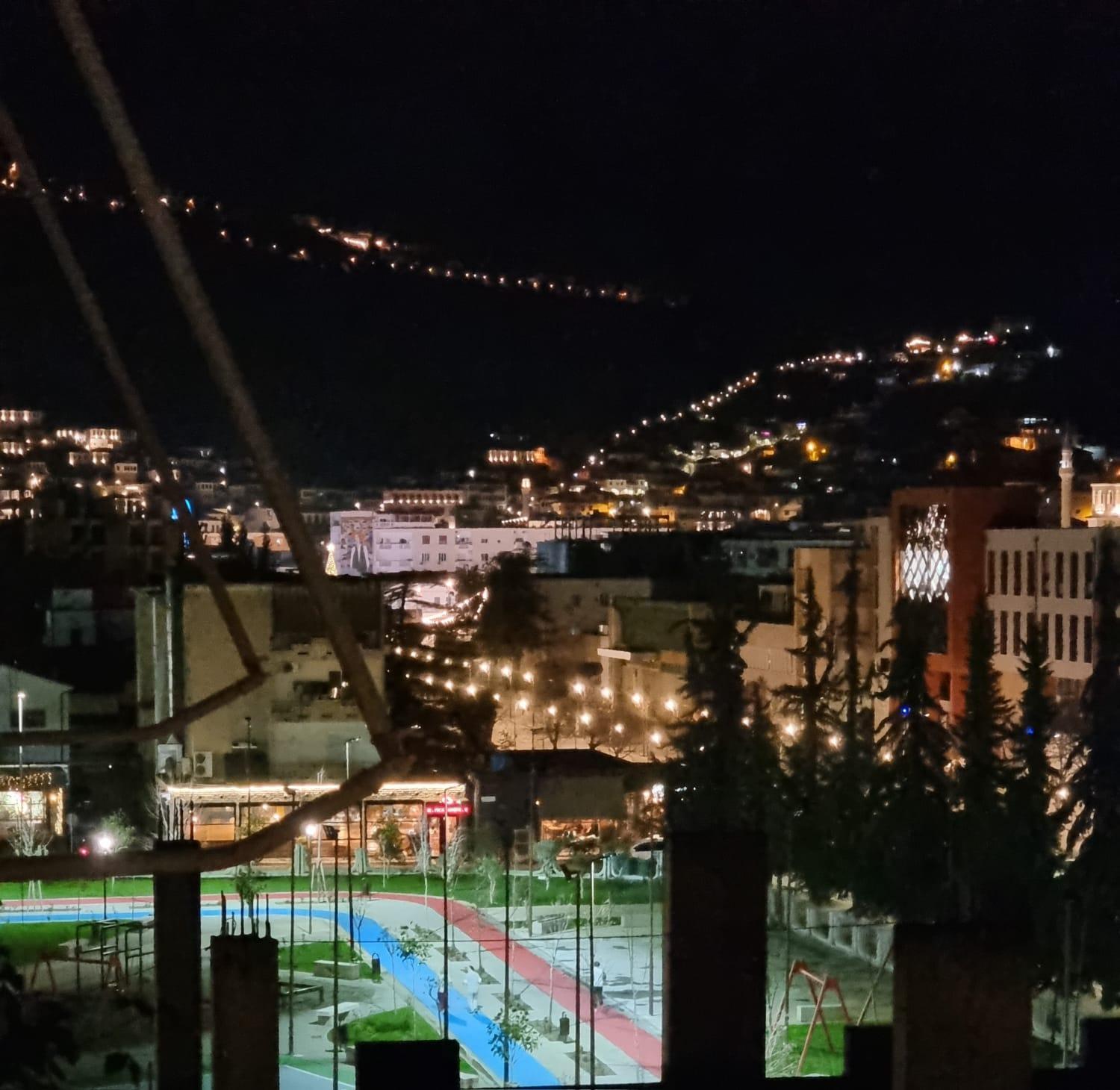 City Center Apartment Berat Esterno foto