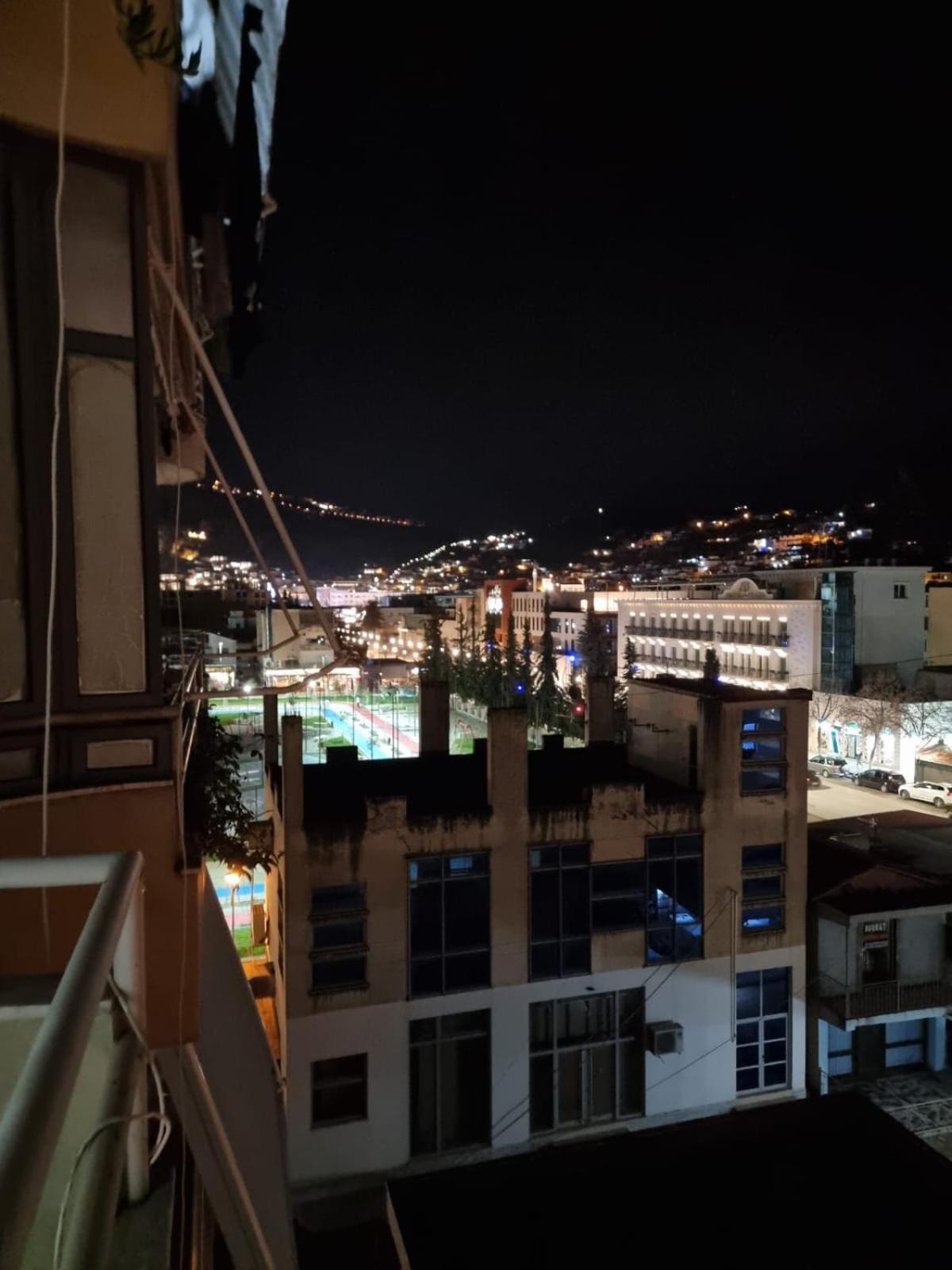 City Center Apartment Berat Esterno foto